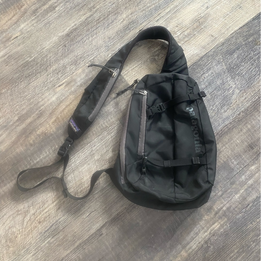 Patagonia sling crossbody bag